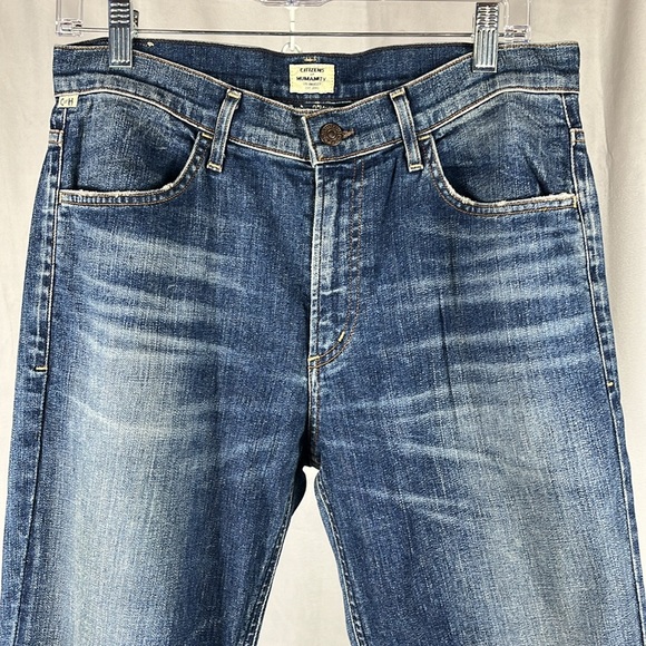 Revolve Citizens Of Humanity Sasha Twist Low Slung Flare in Blue Mountain. - Picture 4 of 12